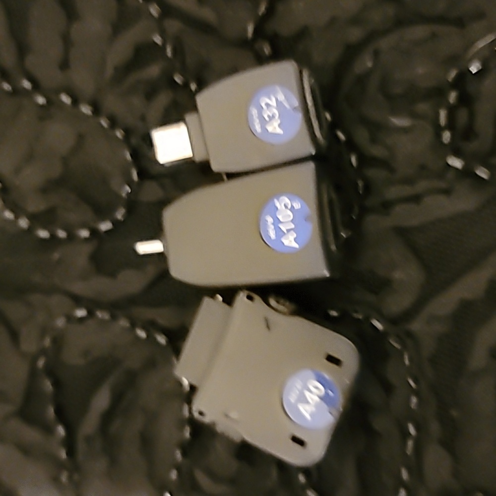 iGo charges - Picture 4 of 7